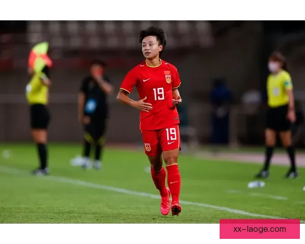 张琳艳结束海外征战重返国内联赛再展女足风采 张琳艳结束海外征战重返国内联赛再展女足风采